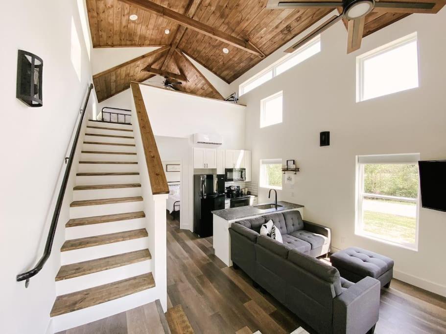 Modern Smoky Mountain Tiny House Apartment Pigeon Forge Bagian luar foto
