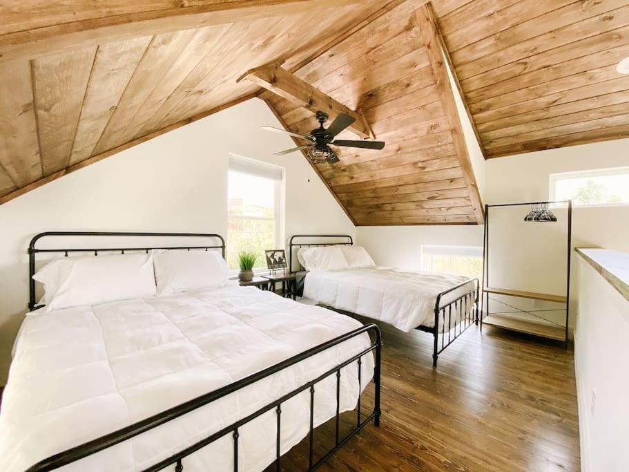 Modern Smoky Mountain Tiny House Apartment Pigeon Forge Bagian luar foto